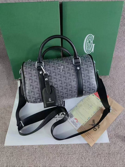 Goyard - LV
New Came❣️❣️
115 dhs✅

Zain143
♥️♥️♥️