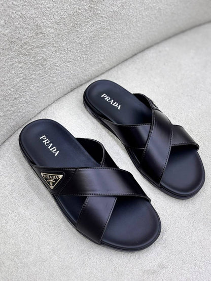 Prada
110 dhs🇦🇪🇦🇪
Size 40-45

Zain55
♥️♥️♥️