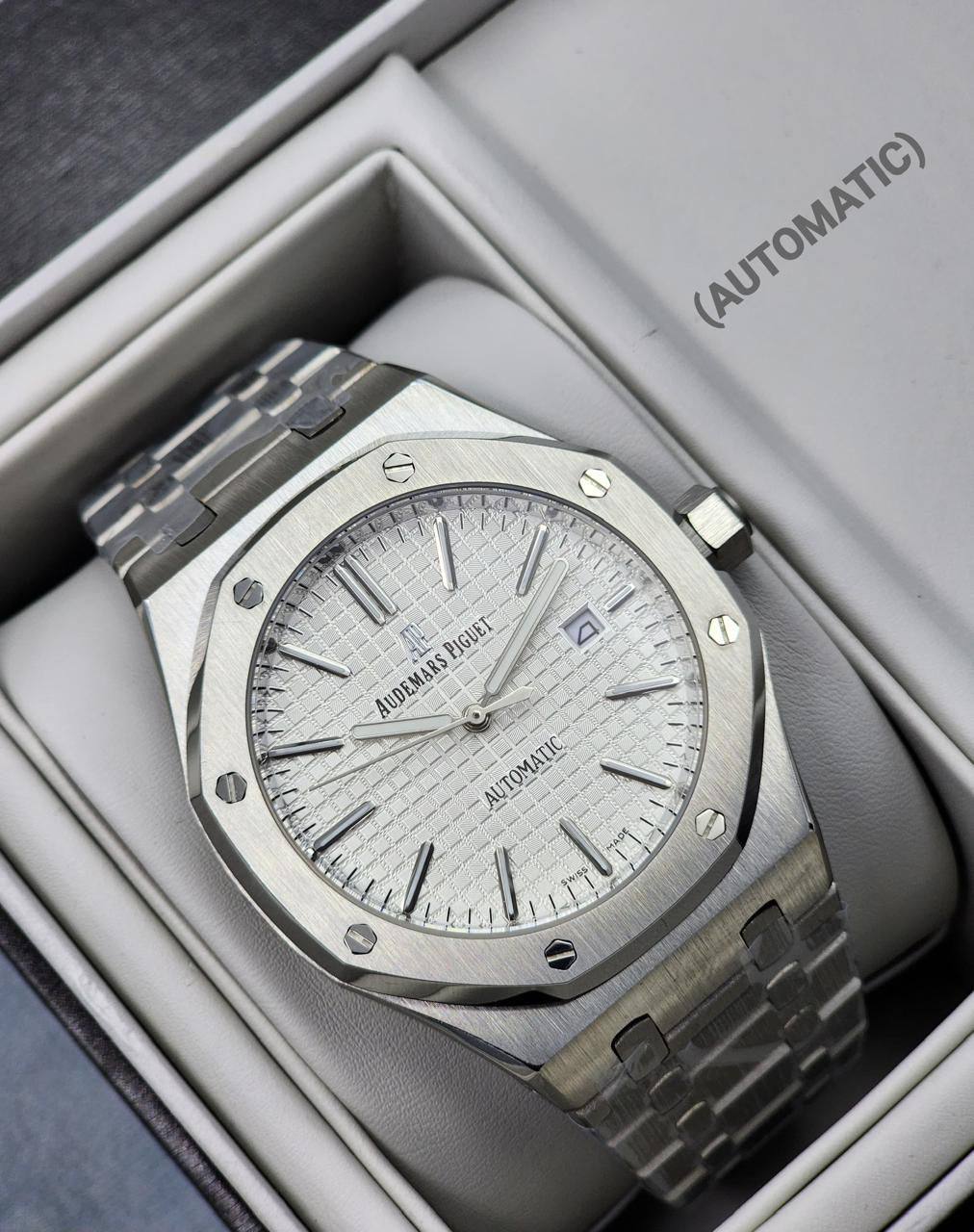 Ap watch for men 
good quality automatic 
230 dhs💓

Zain59
♥️♥️♥️