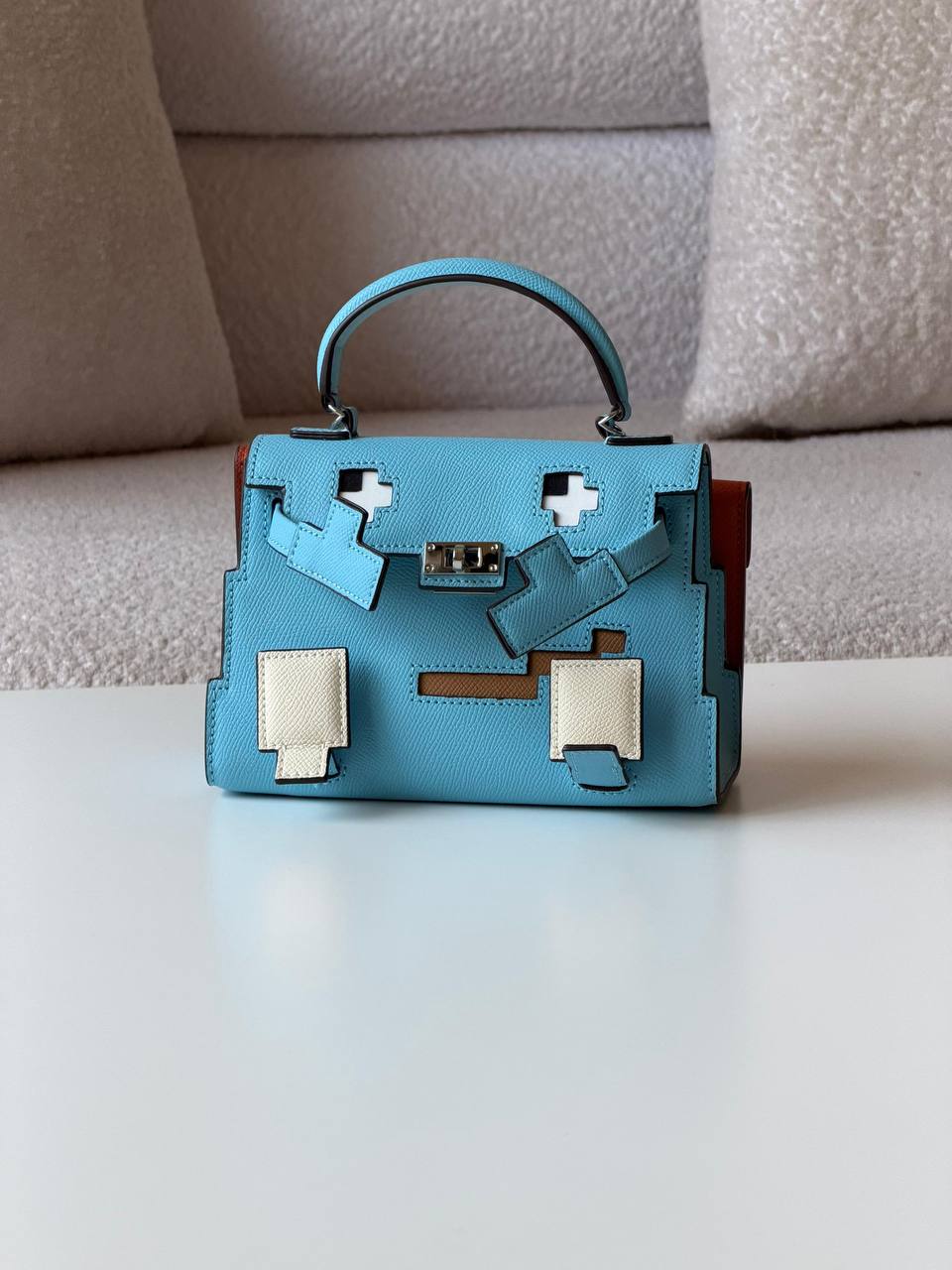 Hermes
 kelly doplex 22cm💥Master quality ✅with box📦
380 dhs💓

Zain52
♥️♥️♥️