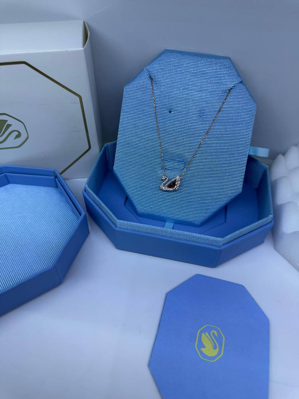 SWAROVSKI 🪿*
Necklace ❣️
Master quality 💯
With normal boxes 🗃️
50 dhs🪙🌨️
With master box 📦 
75 dhs🪙🌨️

Zain216
♥️♥️♥️