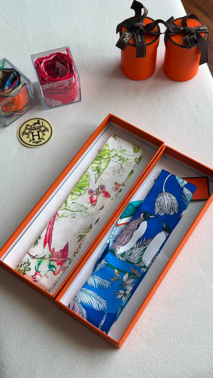 Hermes 
*Twilly Scarf* 
*With orginal packing*  🎁
250 dhs🇦🇪🇦🇪
*VIP QUALITY*

Zain280
♥️♥️♥️
