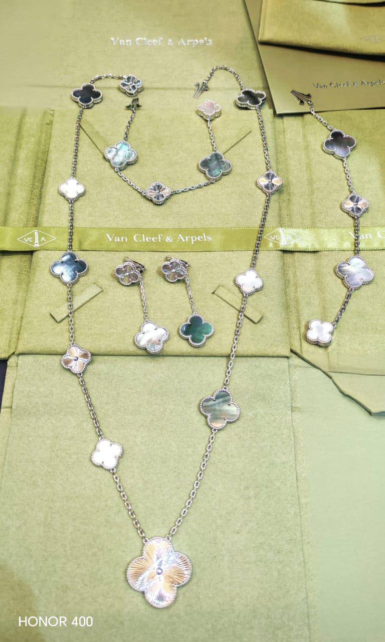 VCA Set

260 dhs✅ 

normal box🎁

Zain122
♥️♥️♥️