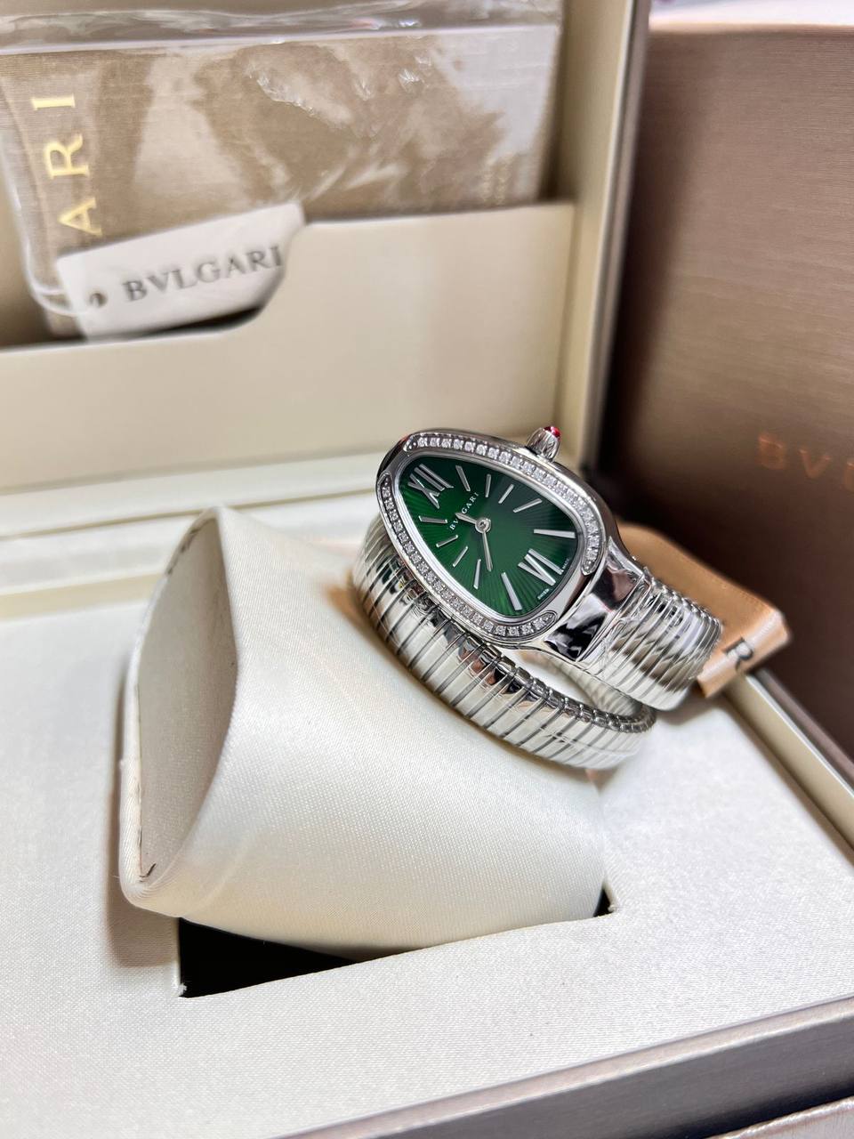Bvlgari
Master

with box
🎁🎁🎁

280 dhs💓

Zain85
♥️♥️♥️