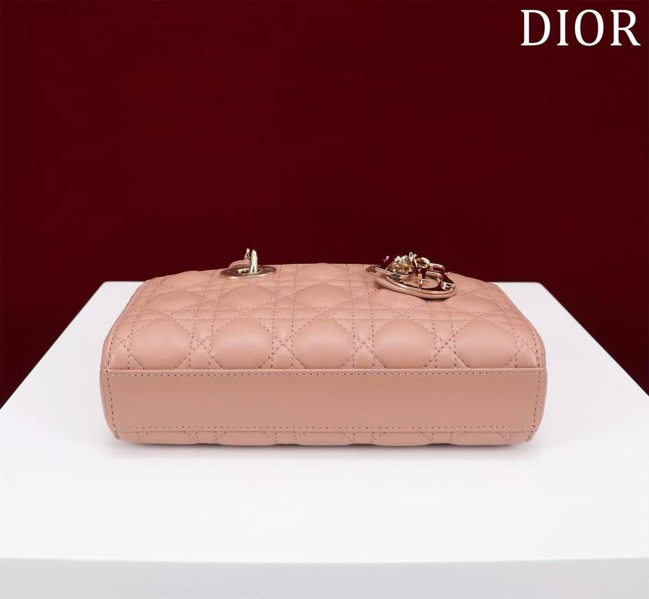 Dior D-joy✅
*Size 22 cm*
For Price 👇 WhatsApp✅
0568585901 
0507557372
0552275751 Owner Zain 👌

Zain274
♥️♥️♥️