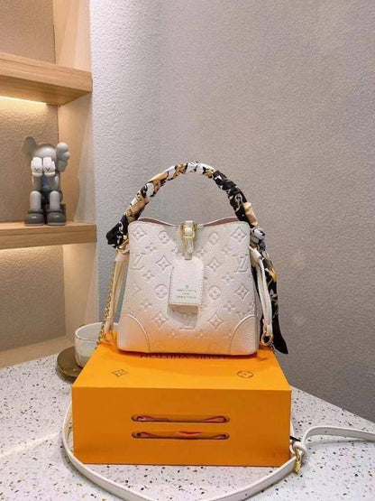Bags

LV - Gucci - Bottega - Fendi
Dior - YSL

withbox 
🎁🎁🎁

110 dhs✅

Zain143
♥️♥️♥️