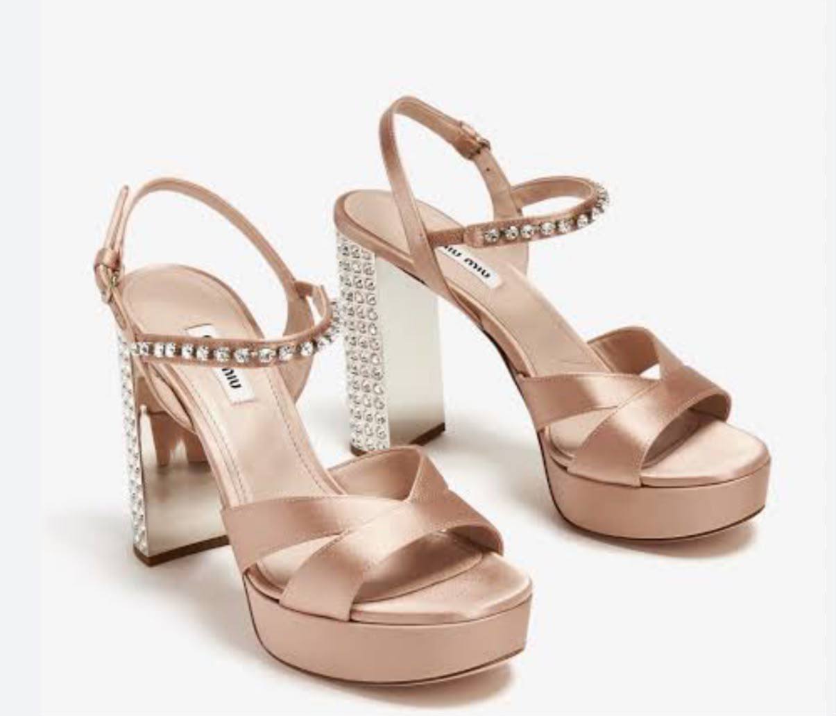 Miu Miu
New 🆕 36 TO 41
150 dhs✅

Zain183
♥️♥️♥️