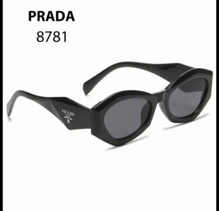 Prada
Super master quality 
190 dhs💓

Zain126
♥️♥️♥️