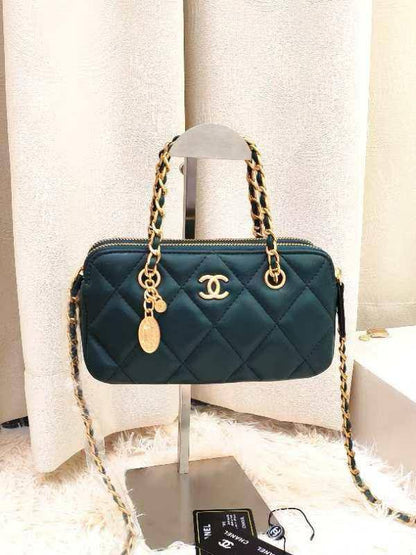 Chanel

90 dhs🪙 
with box 
🎁🎁🎁

high quality  

21cm

Zain26
♥️♥️♥️