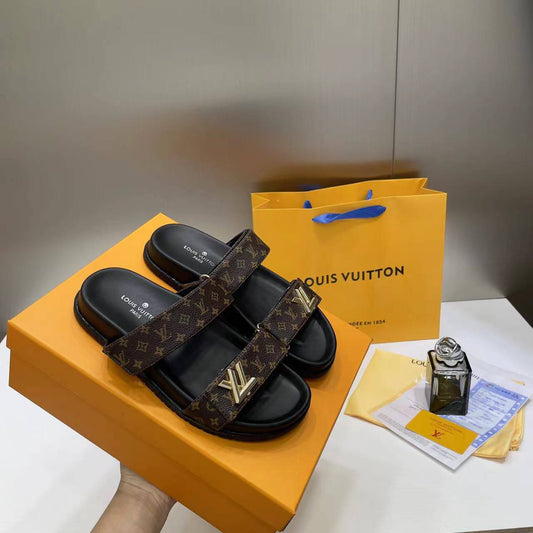 LV SLIPPER 
GOOD QUALITY 
105 dhs❣️
Size 36 TO 41

Zain40
♥️♥️♥️