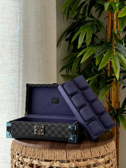 LOUIS VUITTON 
*❗️WATCH BOX❗*
*SUPER MASTER QUALITY ❗*
950 dhs✅
*WITH  PAPERBAG❗*

Zain267
♥️♥️♥️