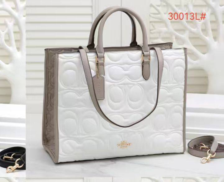 Fendi
105 dhs❣️

Zain190
♥️♥️♥️