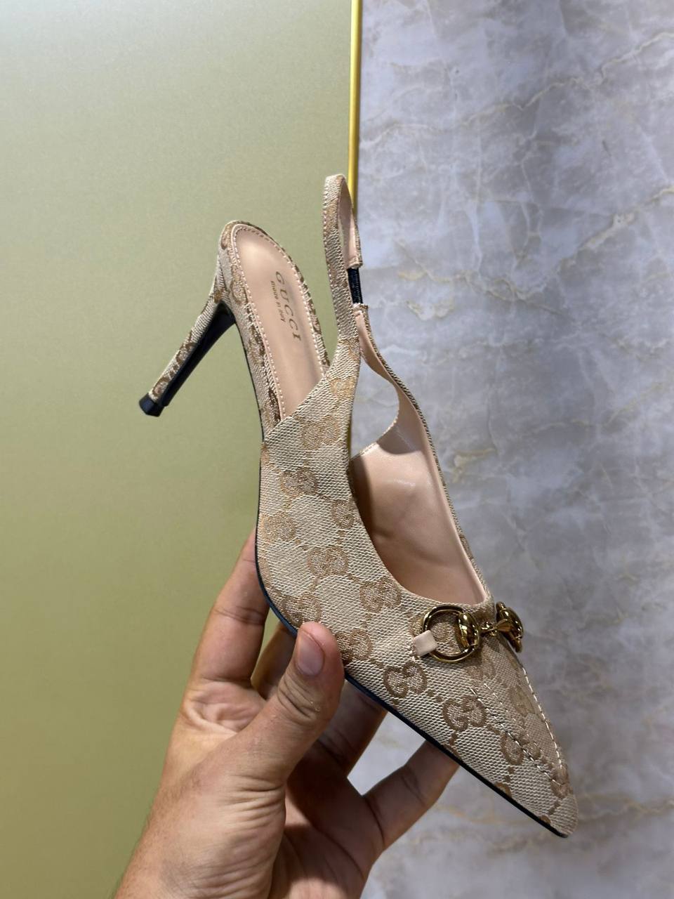 Gucci

size 36 to 41

120 dhs✅

Zain103
♥️♥️♥️