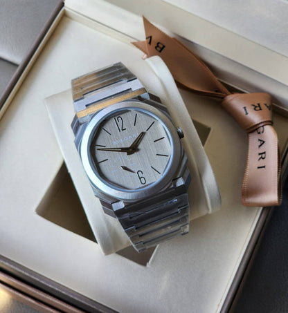 Bvlgari 

super slim watch for men good quality 

350 dhs💓

Zain59
♥️♥️♥️