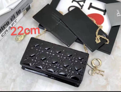 DIOR 

95 dhs🌺

with box
🎁🎁🎁

Zain90