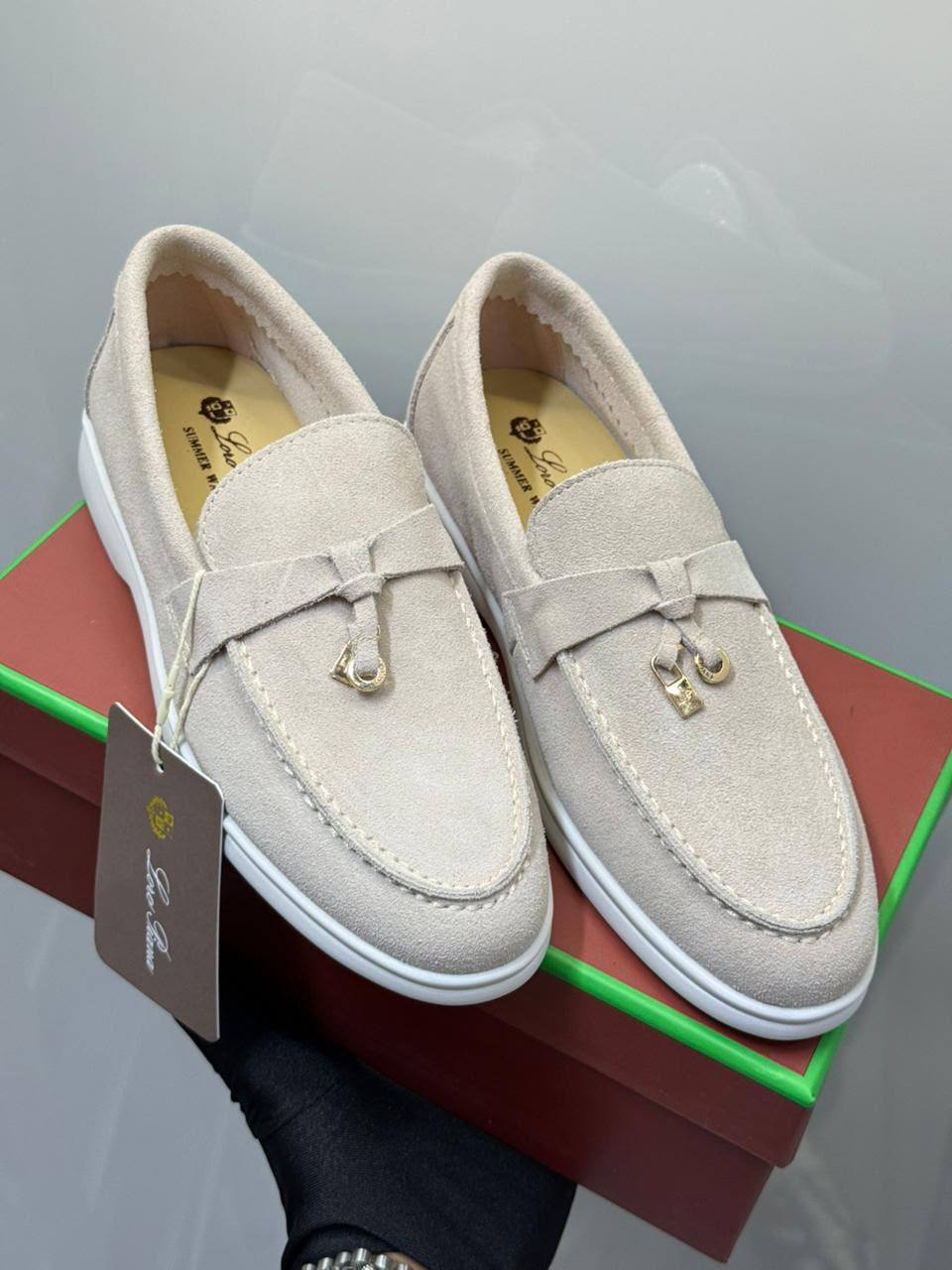NEW CAME 
GOOD QUALITY 
LORO PIANA 
130 dhs✅
Size 36 TO 41

Zain40
♥️♥️♥️