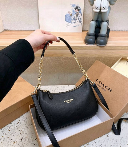 COACH 
 GOOD QUALITY 
WITH BOX
🎁🎁🎁

95 dhs✅

Zain39
♥️♥️♥️