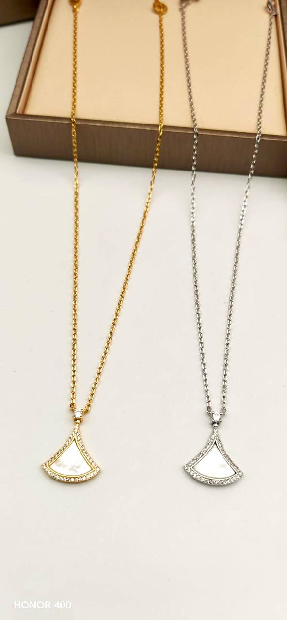 Messika necklace 

70 dhs🇦🇪🇦🇪

Zain122
♥️♥️♥️