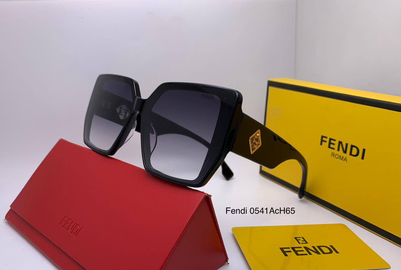 Fendi
master quality 
180 dhs✅

Zain126
♥️♥️♥️