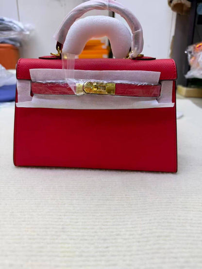 Hermes
Size  22cm
Withbox
100 dhs🇦🇪🇦🇪

Zain04
♥️♥️♥️