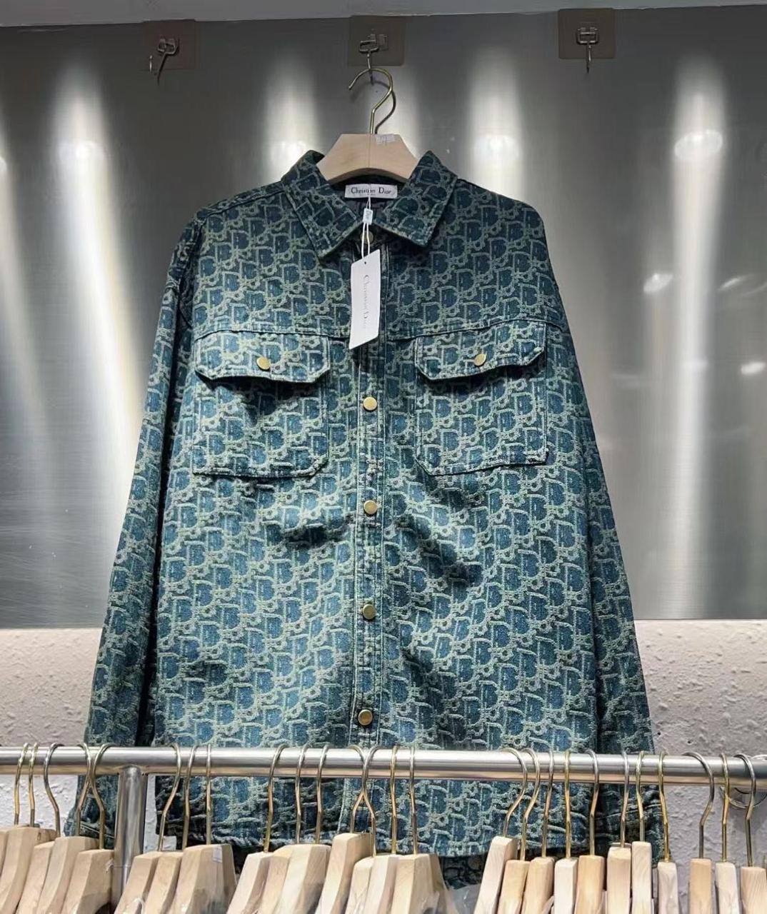 *New collections 💕💕       
120 dhs❣️
*good  quality  
*Sizes:S M L * 
*AVAILABL

Zain231
♥️♥️♥️