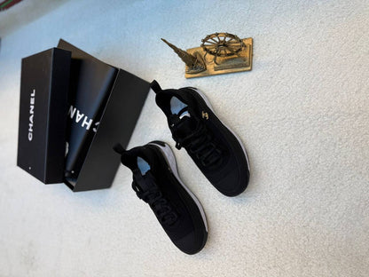 New. Chanel  shoes

   Size  .  36.  to 41

170 dhs🪙🌨️

Zain80
♥️♥️♥️