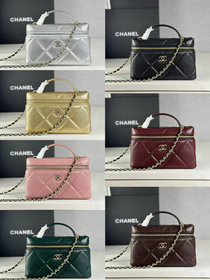 Chanel
110 dhs✅

SIZE：22cm

GOOD-quality 

with box
🎁🎁🎁

Zain35
♥️♥️♥️