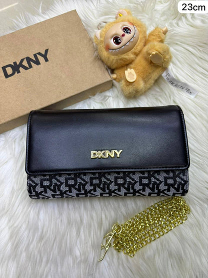 💖 DKNY
Good quality +🎁
Size : 23 * 13 cm
70 dhs✅

with  box
🎁🎁🎁

Zain115
♥️♥️♥️