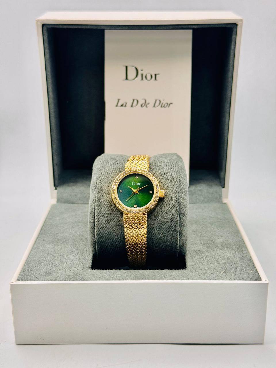 Dior ladies 
55 dhs🪙🌨️

Zain08
❤️❤️❤️