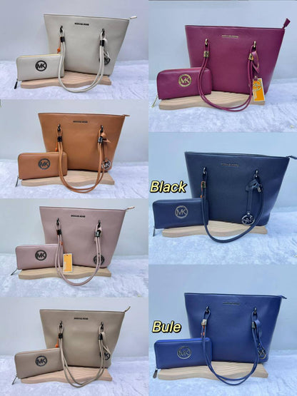 Mk 
with wallet  
size:33×26×13.5cm  
110 dhs💓

Zain114
♥️♥️♥️