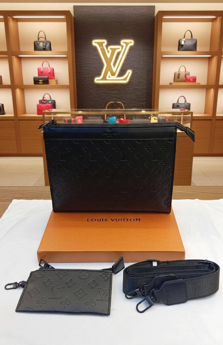 LV
Clutch 
Good quality 
with box 
🎁🎁🎁

70 dhs🪙💕

Zain186
♥️♥️♥️
