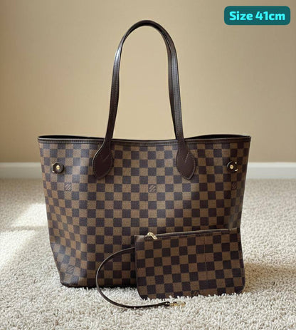 LV
Good quality 
with box 
🎁🎁🎁

100 dhs✅

Zain186
♥️♥️♥️