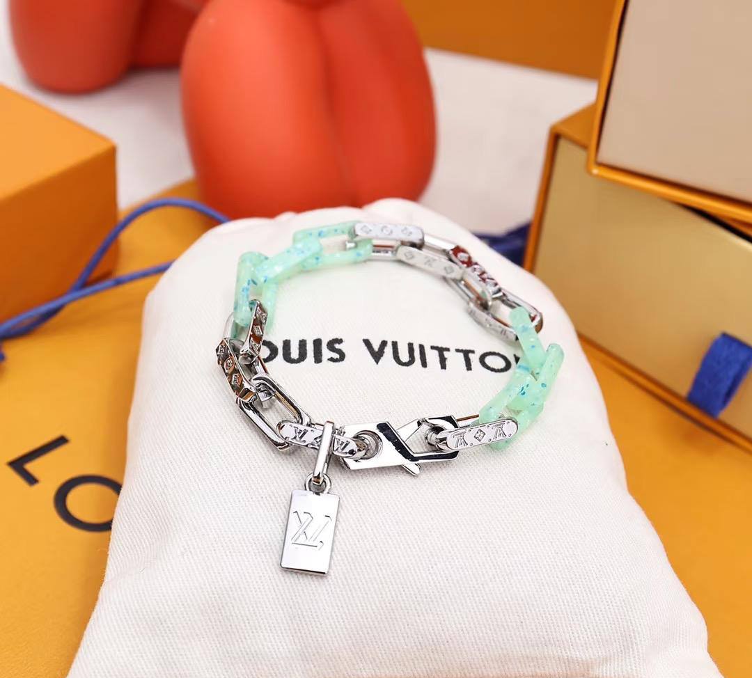 LV Bracelet

Super Master
100 dhs🇦🇪🇦🇪

With Full packing

Zain33
♥️♥️♥️