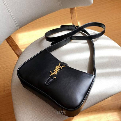 YSL
25*15*6 cm
70 dhs💓

Zain17
♥️♥️♥️