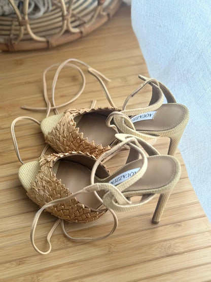 Aquazzura
AAA Quality
𝗦𝗶𝘇𝗲 𝟯𝟲 𝘁𝗼𝗼 𝟰𝟮 
550 dhs💓

Zain303
♥️♥️♥️