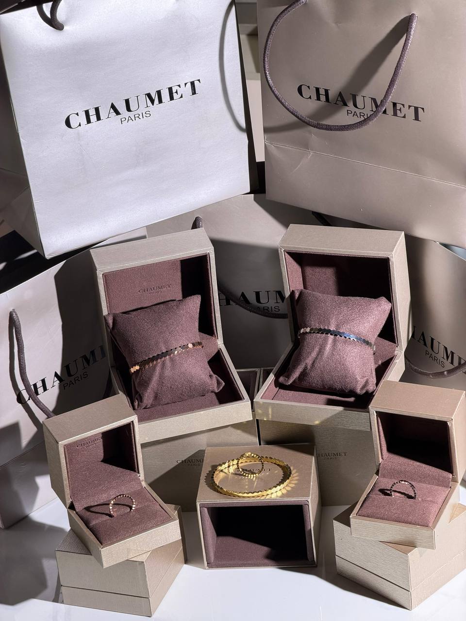 Chaumet
Fine Set
 Latest Collection  😍
<Bangles
<Rings 
Color:- Gold ,Rose Gold & Silver
Quality: Super Master
For Price 👇 WTSP Text Zain 0568585901
0507557372
0544061607

Zain268
♥️♥️♥️