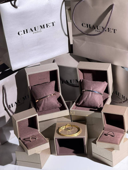 Chaumet
Fine Set
 Latest Collection  😍
<Bangles
<Rings 
Color:- Gold ,Rose Gold & Silver
Quality: Super Master
For Price 👇 WTSP Text Zain 0568585901
0507557372
0544061607

Zain268
♥️♥️♥️