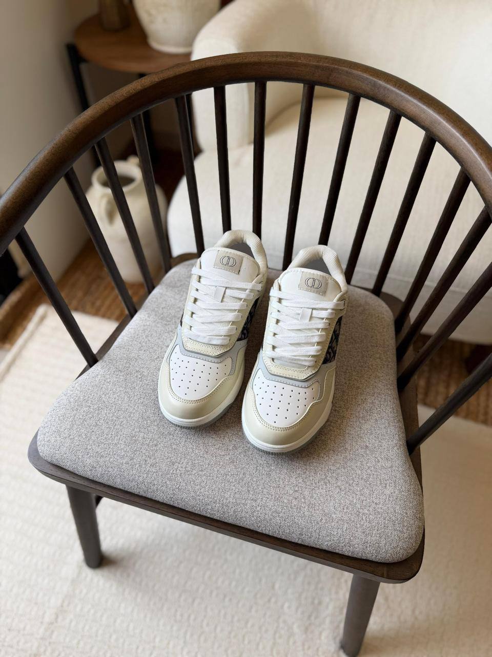 DIOR 
*AAA quality*
*size:40 to 46*
450 dhs🇦🇪🇦🇪

Zain185
♥️♥️♥️