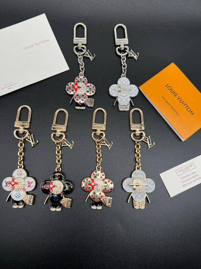 Louis Vuitton 🦋*
Key chain❤️‍🔥
Master quality 💯
With normal boxes 📦 
45 dhs🪙🌨️
With master box 🗃️ 
60 dhs🪙🌨️

Zain216
♥️♥️♥️