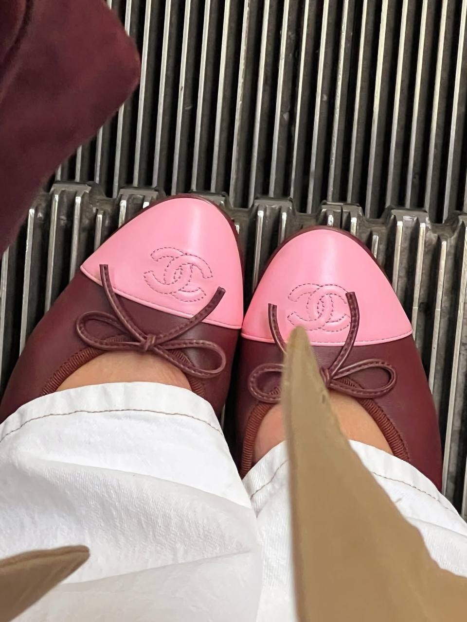Chanel
𝗦𝗶𝘇𝗲 𝟯𝟱 𝘁𝗼 𝟰𝟮 
Super Master 
450 dhs✅

Zain178
♥️♥️♥️