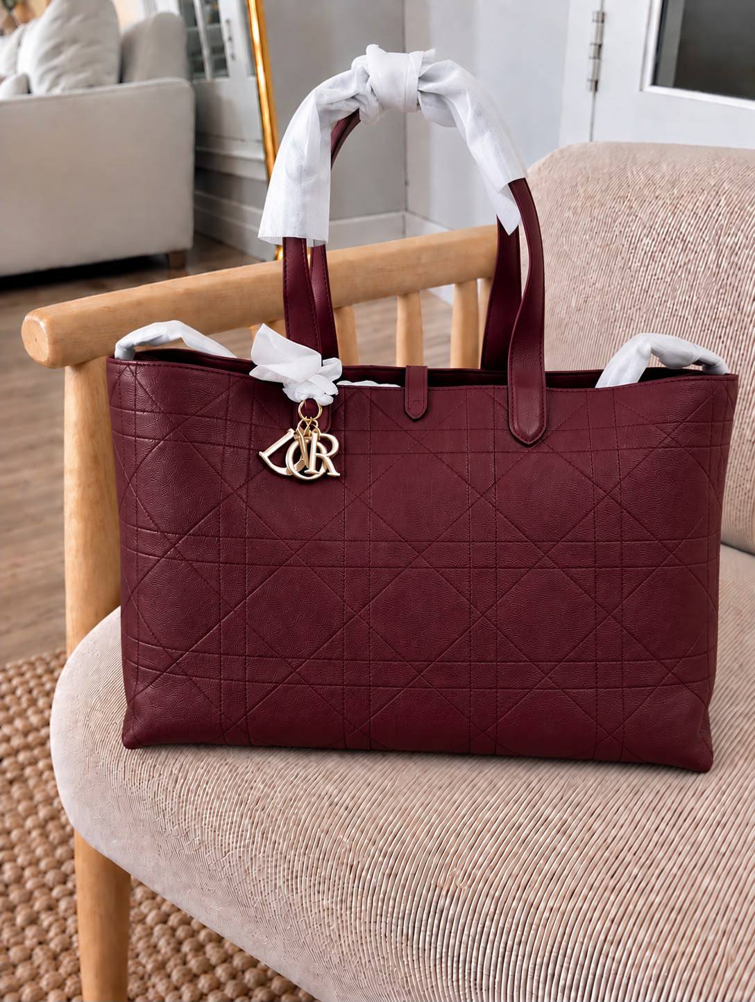 DIOR  

SUPER MASTER QUALITY 
Size :41 cm
AVAILABLE 

For Price 👇 WhatsApp✅
0568585901 
0507557372
0552275751 Owner Zain 👌

Zain307
♥️♥️♥️