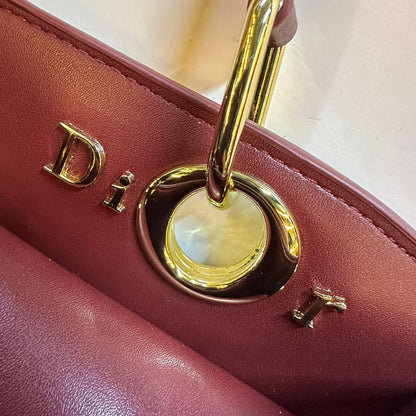 DIOR
GOOD QUALITY
110 dhs✅

Zain39
♥️♥️♥️