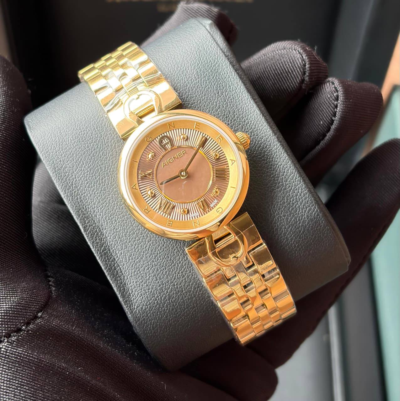 Aigner watch for ladies 
good quality 
240 dhs✅

Zain59
♥️♥️♥️