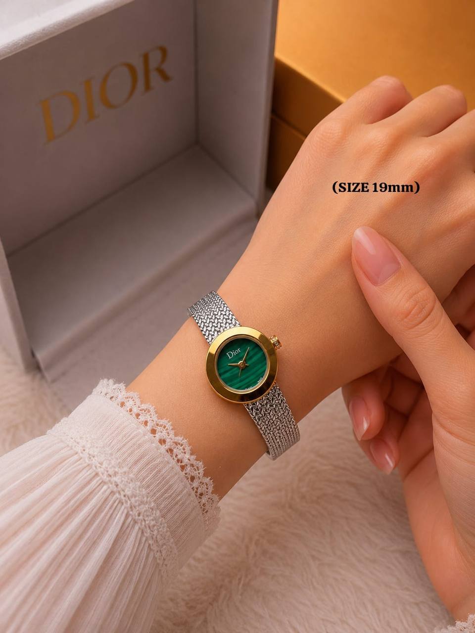 Dior 
watch for ladies 

good quality 

220DHS🇦🇪
 (size 19mm)

Zain59
♥️♥️♥️