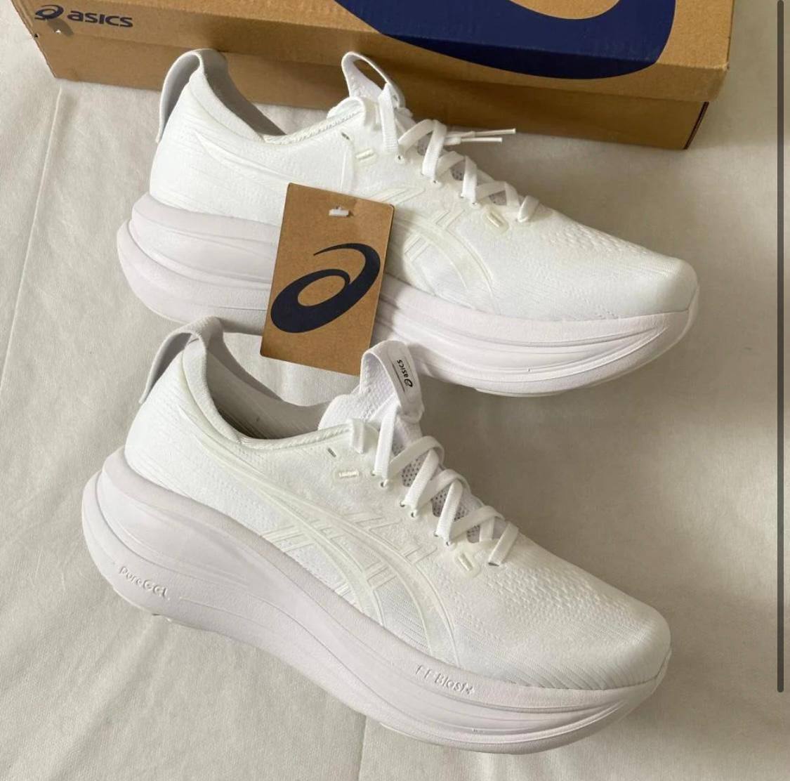 ASICS Gel Nimbus 28 , master 
Size 36 to 45 , 
250 dhs✅

Zain196
♥️♥️♥️