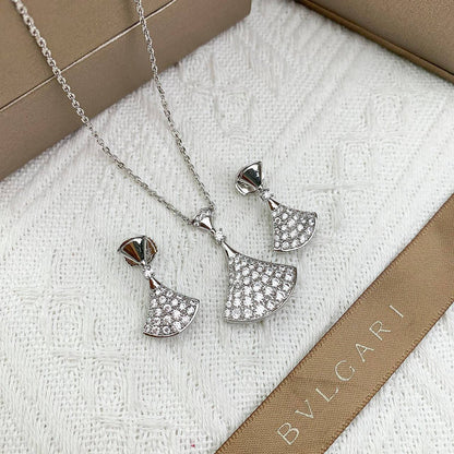 BVLGARI SET 
MASTER QUALITY
✨💫
120 DHS🇦🇪🇦🇪
WITH NORMAL BOX AND PAPER BAG🎁🛍️

Zain89
♥️♥️♥️