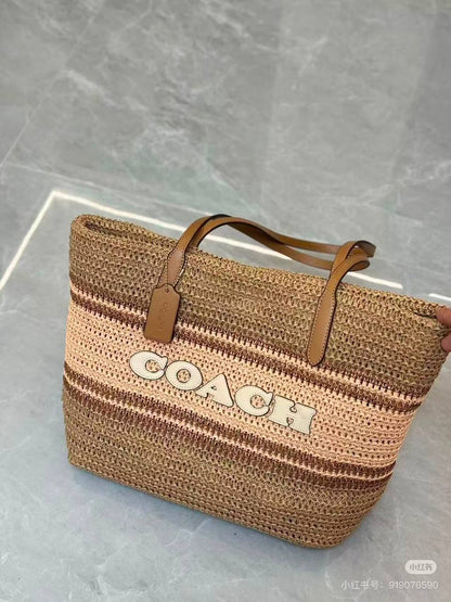 Coach
Size  38cm
95 dhs💛

Zain04
♥️♥️♥️