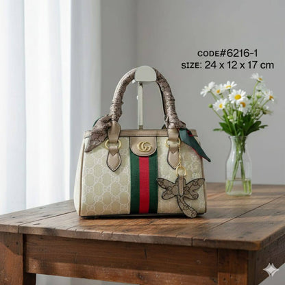 GUCCI ᴏᴘʜɪᴅɪᴀ ᴍɪɴɪ
ᴛᴏᴛᴇʙᴀɢ ɪɴ GG sᴜᴘʀᴇᴍᴇ
ᴄᴏᴀᴛᴇᴅ ᴄᴀɴᴠᴀs ᴍᴀᴛᴇʀɪᴀʟ
sɪɢɴᴀᴛᴜʀᴇ ɢʀᴇᴇɴ & ʀᴇᴅ ᴡᴇʙ sᴛʀɪᴘᴇ
ᴡɪᴛʜ ᴛᴡɪʟʟʏ 🎗️ ᴀɴᴅ ʟᴏɴɢ ʙᴇʟᴛ
3 ᴄᴏᴍᴘᴀʀᴛᴍᴇɴᴛ ɪɴsɪᴅᴇ
sɪᴢᴇ / 24 cm

70 dhs💓

Zain31
♥️♥️♥️