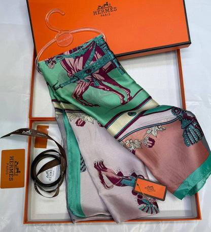 Hermes
Silk scarf 
40 dhs✅
55 dhs✅ 

with box🎁🎁🎁

Zain93
♥️♥️♥️