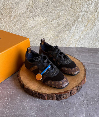 LV
SuperMaster Quality 💯
450 dhs🇦🇪🇦🇪
Size: 36-41💥

Zain171
♥️♥️♥️